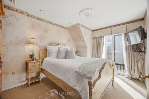 Photo 20 at 10 - 228 St George Street, Annex, Toronto