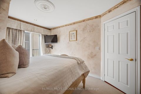 Photo 21 at 10 - 228 St George Street, Annex, Toronto
