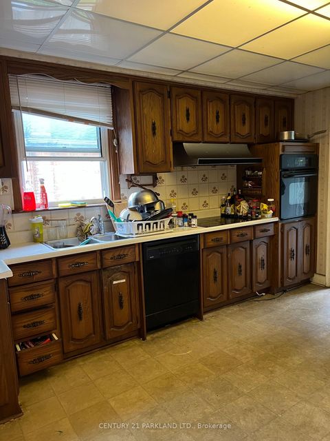 Photo 1 at 125 North Carson Street, Alderwood, Toronto