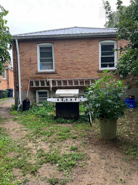 Photo 4 at 125 North Carson Street, Alderwood, Toronto