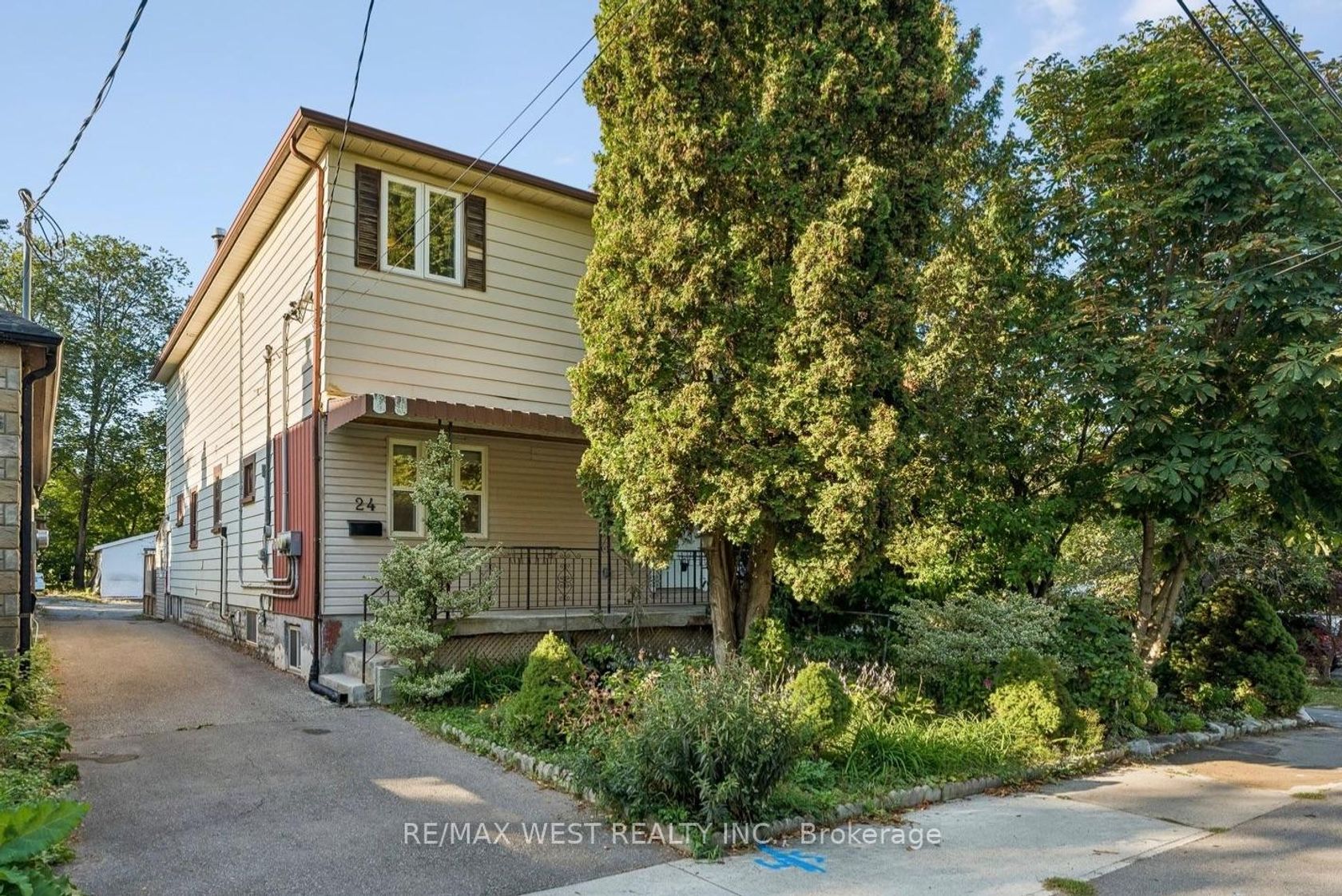 24 Victoria Street, Mimico, Toronto 