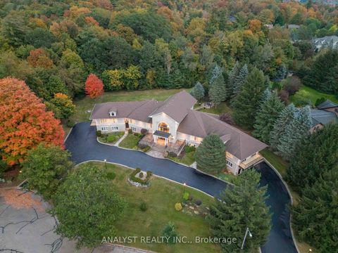 Photo 3 at 81 Orico Court, Kleinburg, Vaughan