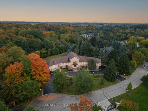 Photo 4 at 81 Orico Court, Kleinburg, Vaughan