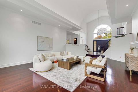Photo 8 at 81 Orico Court, Kleinburg, Vaughan
