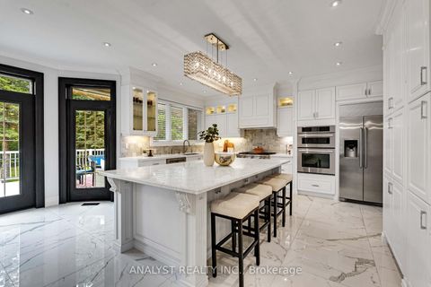 Photo 10 at 81 Orico Court, Kleinburg, Vaughan