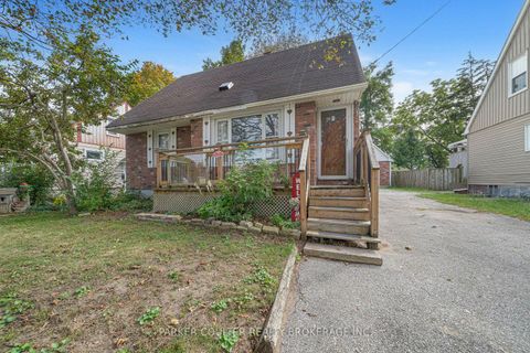 Photo 3 at 27 Campbell Avenue, Allandale, Barrie