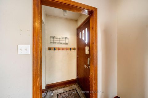 Photo 4 at 27 Campbell Avenue, Allandale, Barrie