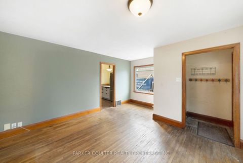 Photo 6 at 27 Campbell Avenue, Allandale, Barrie