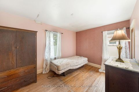 Photo 8 at 27 Campbell Avenue, Allandale, Barrie