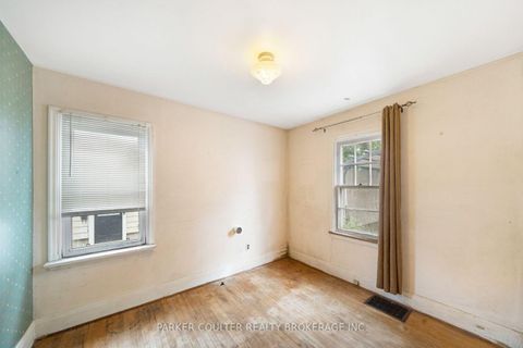 Photo 11 at 27 Campbell Avenue, Allandale, Barrie