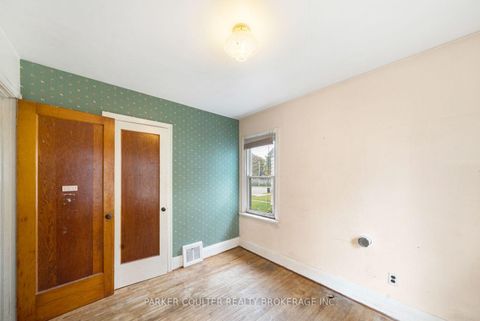 Photo 14 at 27 Campbell Avenue, Allandale, Barrie