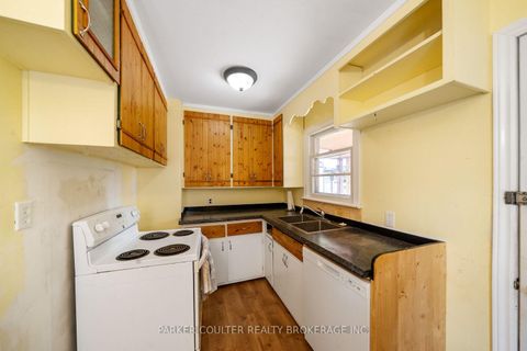 Photo 15 at 27 Campbell Avenue, Allandale, Barrie
