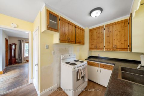 Photo 16 at 27 Campbell Avenue, Allandale, Barrie
