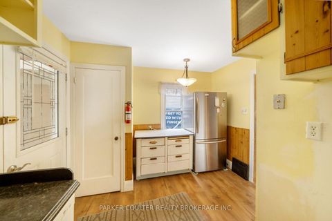 Photo 17 at 27 Campbell Avenue, Allandale, Barrie