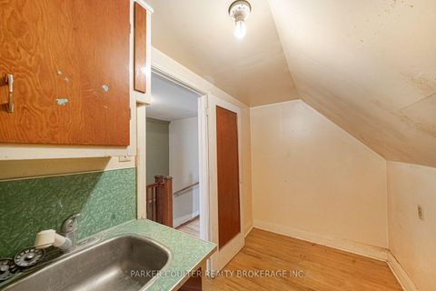Photo 23 at 27 Campbell Avenue, Allandale, Barrie