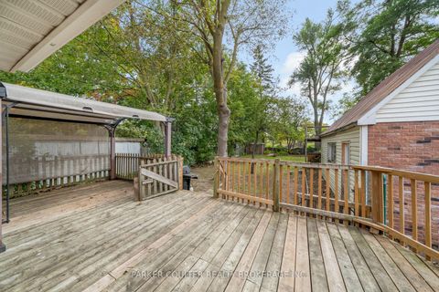 Photo 37 at 27 Campbell Avenue, Allandale, Barrie