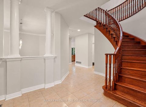 Photo 2 at 58 Calera Crescent, Sonoma Heights, Vaughan