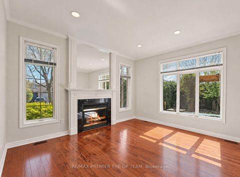 Photo 5 at 58 Calera Crescent, Sonoma Heights, Vaughan