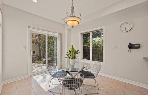 Photo 6 at 58 Calera Crescent, Sonoma Heights, Vaughan