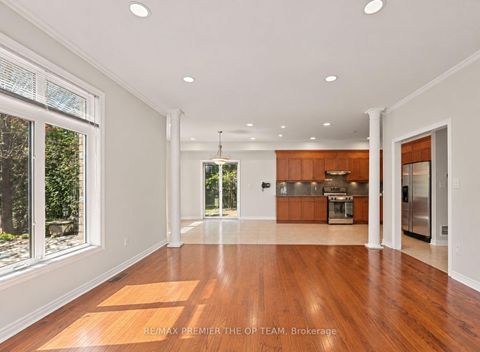Photo 7 at 58 Calera Crescent, Sonoma Heights, Vaughan