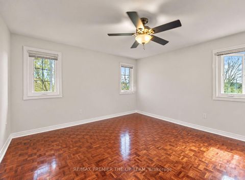 Photo 10 at 58 Calera Crescent, Sonoma Heights, Vaughan
