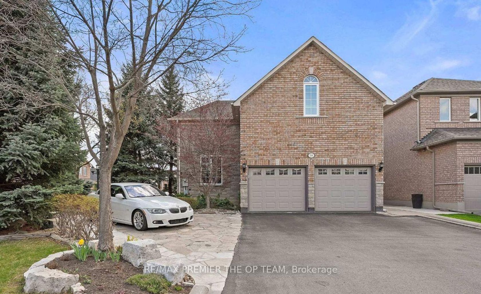 58 Calera Crescent, Sonoma Heights, Vaughan photo number 2