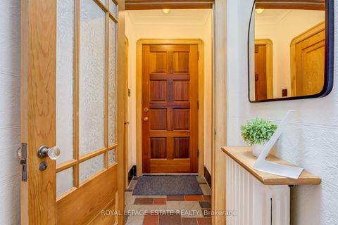 Photo 4 at 30 Barbara Crescent, East York, Toronto