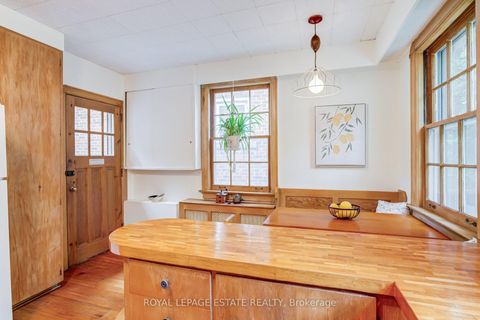 Photo 15 at 30 Barbara Crescent, East York, Toronto