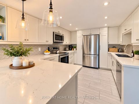 Photo 2 at 301 - 55 Carscadden Drive, Branson, Toronto