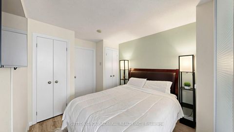 Photo 14 at 922 - 111 Elizabeth Street, Bay Street Corridor, Toronto