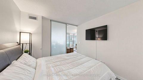 Photo 16 at 922 - 111 Elizabeth Street, Bay Street Corridor, Toronto