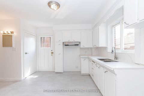 Photo 16 at 6 Dittmer Crescent, Clairville, Toronto