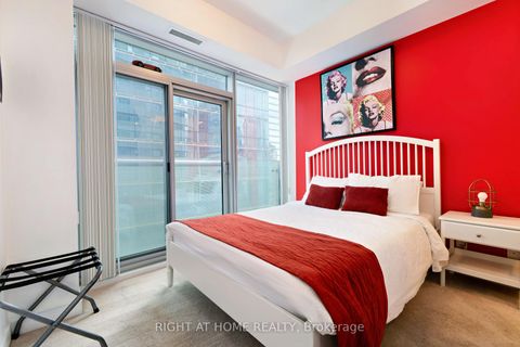 Photo 8 at 708 - 14 York Street, Waterfront Communities C1, Toronto