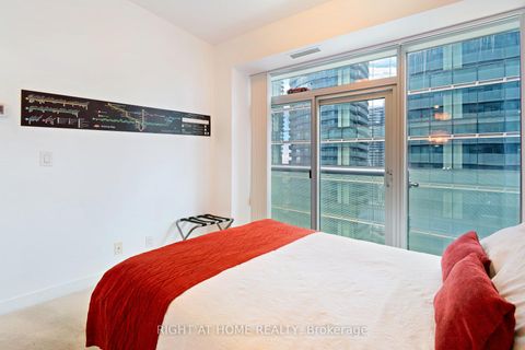 Photo 10 at 708 - 14 York Street, Waterfront Communities C1, Toronto