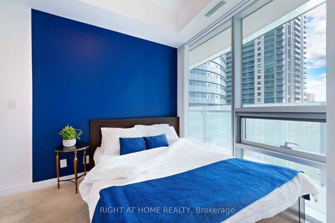 Photo 13 at 708 - 14 York Street, Waterfront Communities C1, Toronto