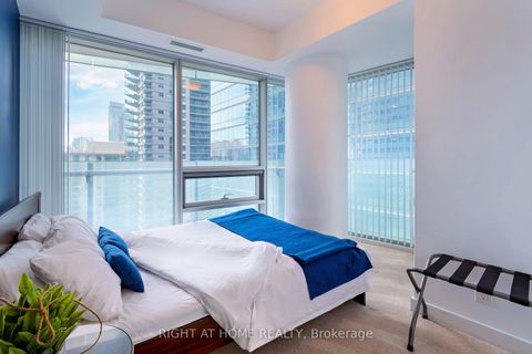 Photo 15 at 708 - 14 York Street, Waterfront Communities C1, Toronto