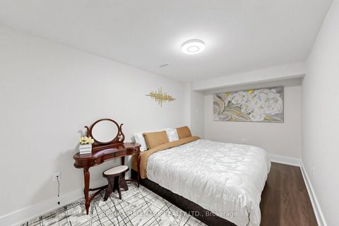 Photo 36 at 63 Willett Crescent, Mill Pond, Richmond Hill