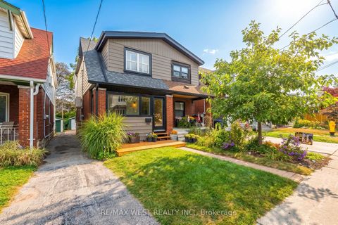 Photo 1 at 316 Monarch Park Avenue, East York, Toronto