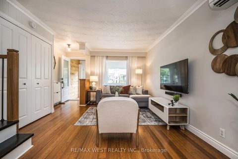 Photo 7 at 316 Monarch Park Avenue, East York, Toronto