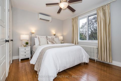 Photo 14 at 316 Monarch Park Avenue, East York, Toronto