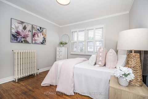 Photo 19 at 316 Monarch Park Avenue, East York, Toronto