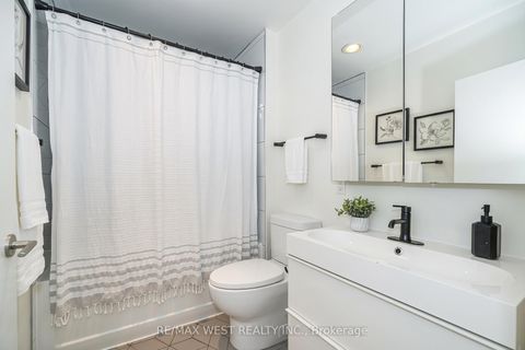 Photo 20 at 316 Monarch Park Avenue, East York, Toronto