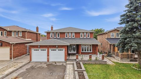 Photo 2 at 44 Olympia Gate, East Woodbridge, Vaughan