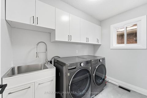 Photo 15 at 44 Olympia Gate, East Woodbridge, Vaughan
