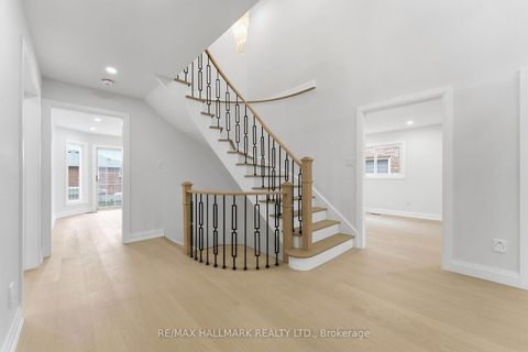 Photo 16 at 44 Olympia Gate, East Woodbridge, Vaughan