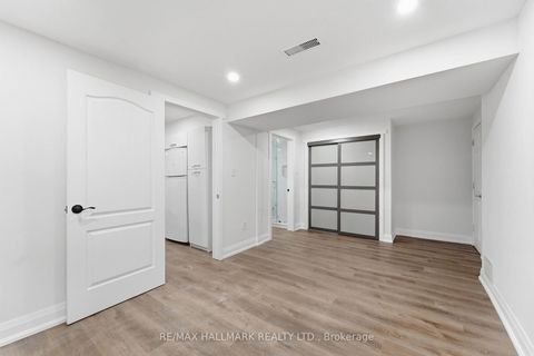 Photo 33 at 44 Olympia Gate, East Woodbridge, Vaughan