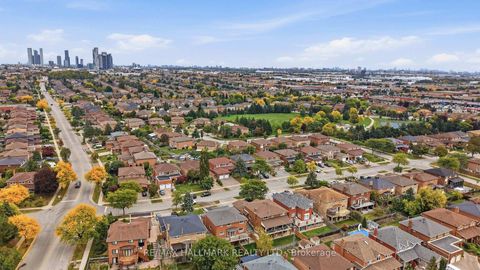 Photo 41 at 44 Olympia Gate, East Woodbridge, Vaughan