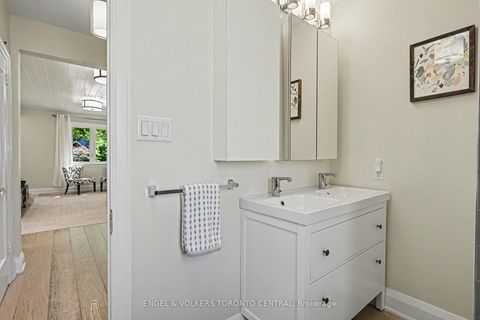 Photo 9 at 28 Inverleigh Drive, Queensway, Toronto
