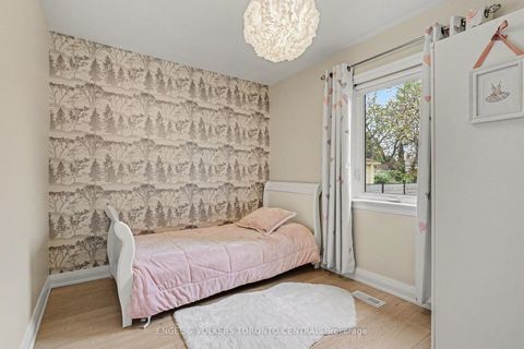 Photo 10 at 28 Inverleigh Drive, Queensway, Toronto