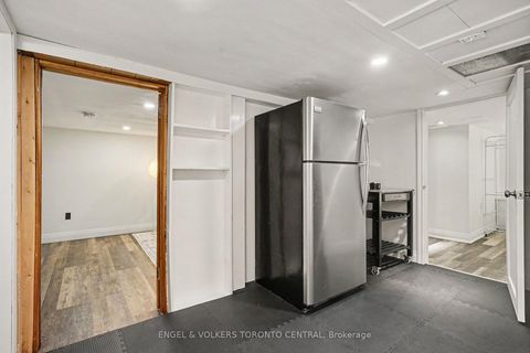 Photo 23 at 28 Inverleigh Drive, Queensway, Toronto